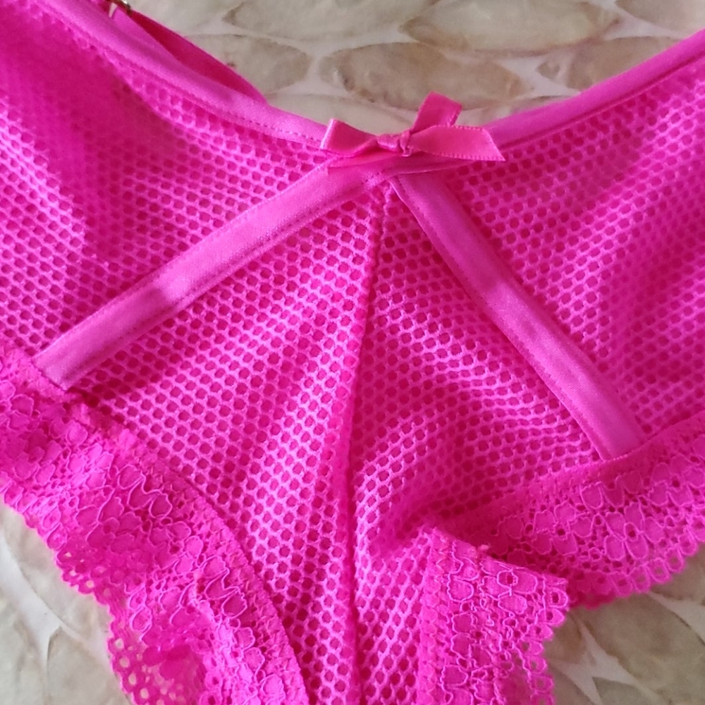 ❤ VICTORIA'S SECRET CHEEKY PANTY - Picture 2 of 6